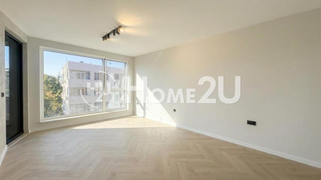 TWO-ROOM MIDDLE-FLOOR SOUTH-FACING APARTMENT — 1