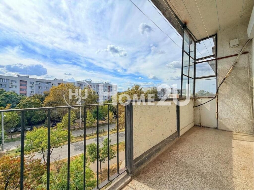 Actual area! Excellent location! — 1