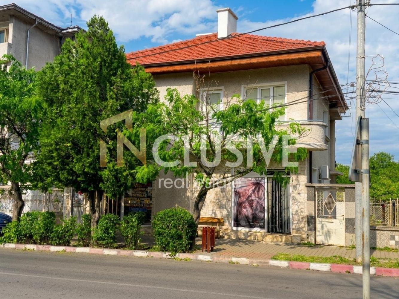 🏡 Home2U продава! Двуетажна къща в супер центъра на гр. Средец!